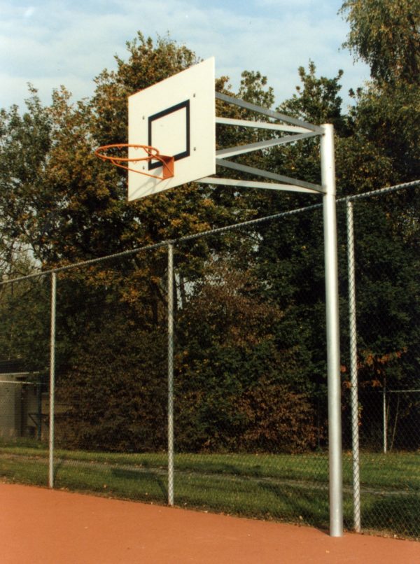 Basketbalpalen met voorsteek 2,25 meter