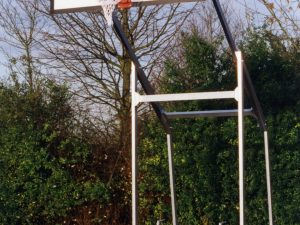 Verrolbare basketbalinstallatie