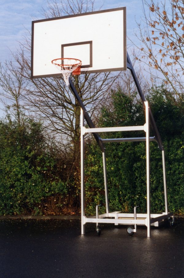 Verrolbare basketbalinstallatie