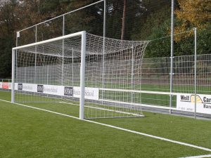 Doel vrije netophanging (kooi-model) ovaal, wit gecoat met ingefreesde nethaken