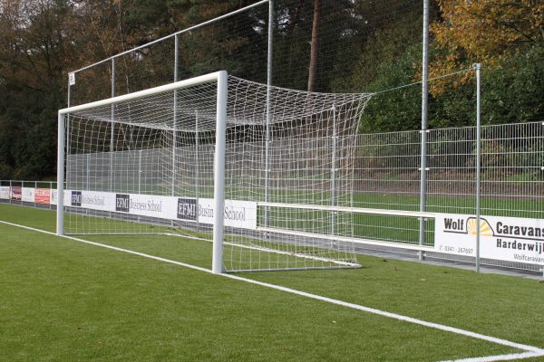 Doel vrije netophanging (kooi-model) ovaal, wit gecoat met ingefreesde nethaken